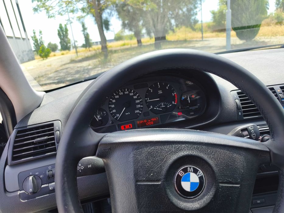 BMW 320td compact