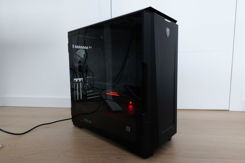 PC: RTX 3080, i7 10700K, 32GB RAM 3733MHz DDR4 - stan igła