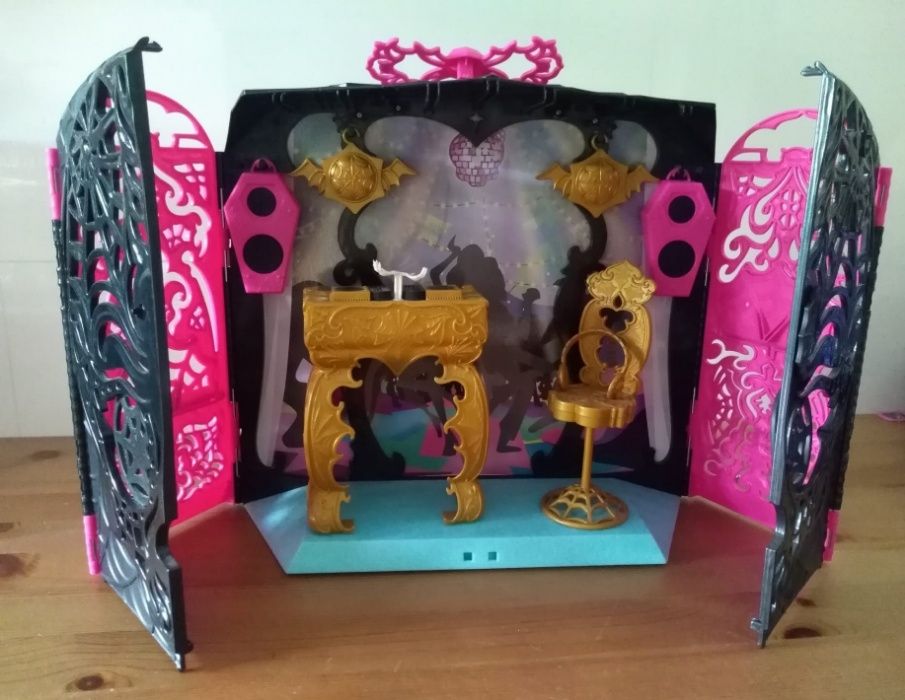 Monster High Disco with Speaker Box.
