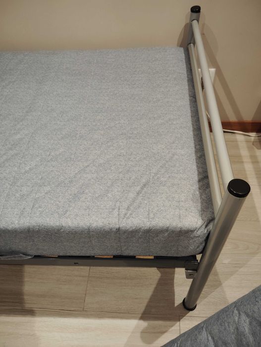 Cama individual em ótimo estado(descida de preço)