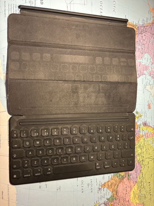 Capa teclado apple Ipad 9th ou anteriores compativeis