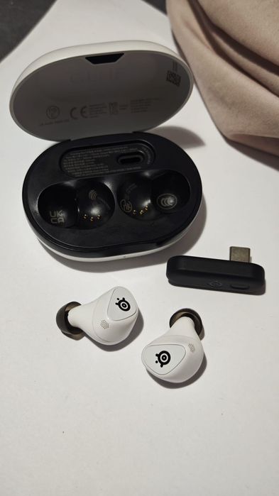 Słuchawki bezprzewodowe SteelSeries Arctis Gamebuds