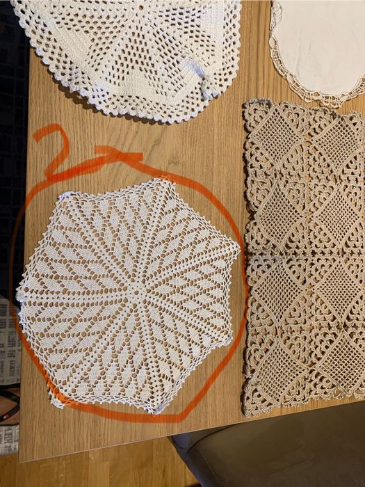 Peças soltas de artesanato feitas em renda