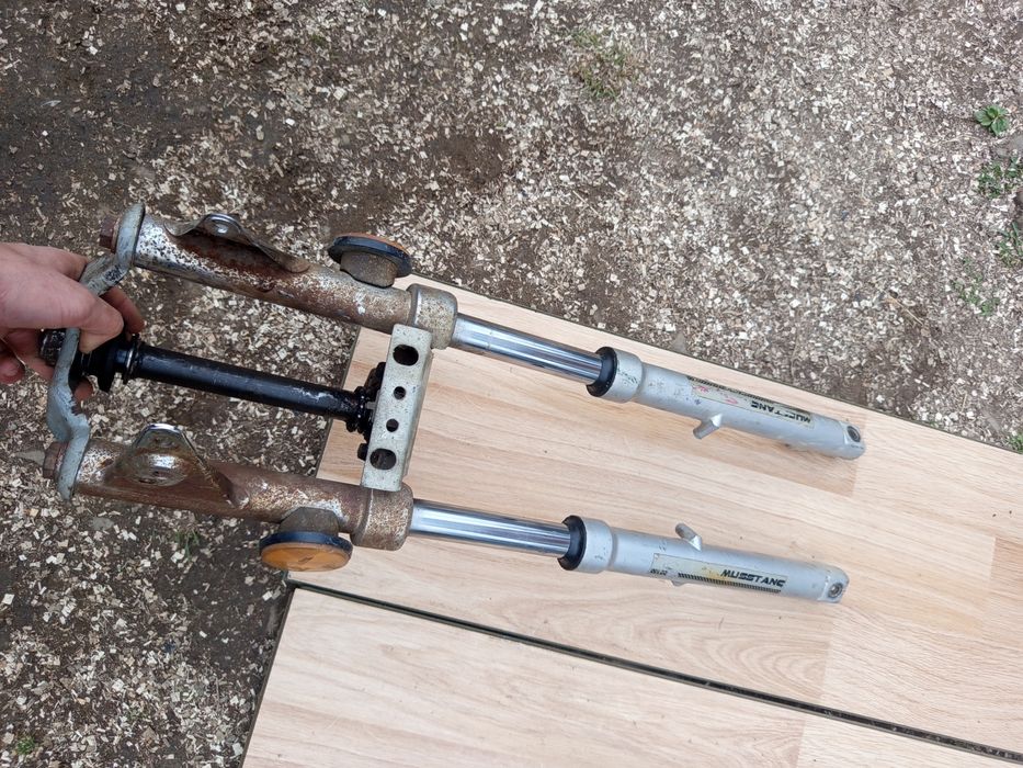 Запчастини на мото