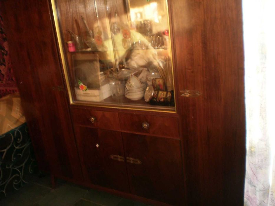 хельга и тумбочка из натурального дерева Германия