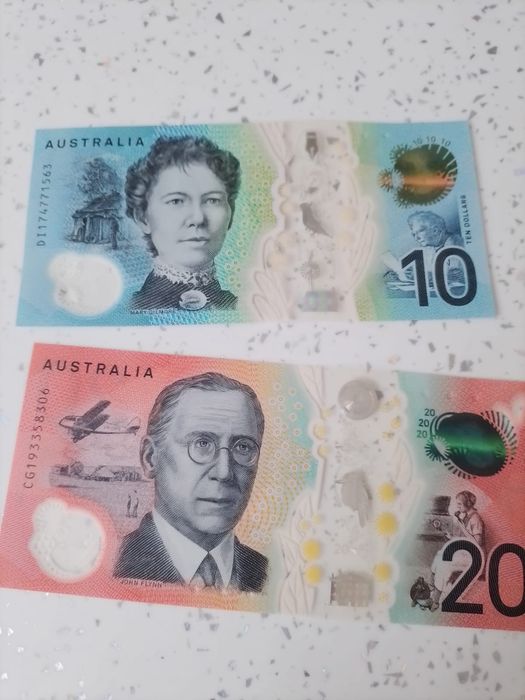 банкноти 10/20..