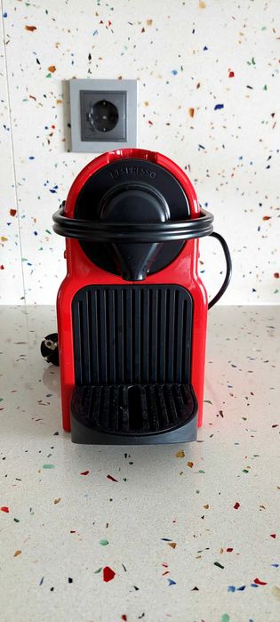 Vendo Máquina Nespresso Inissia Krups - Para Reparação - Novo Preço