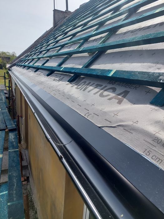 Dekarz /Cieśla / Serwis/ Demontaż eternitu / podbitka/ kominy /przecie