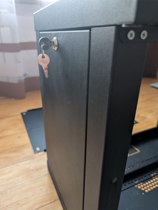 Шафа монтажна настінна CMS 9U