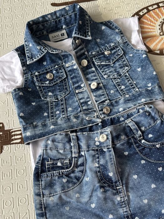 Костюм для дівчинки