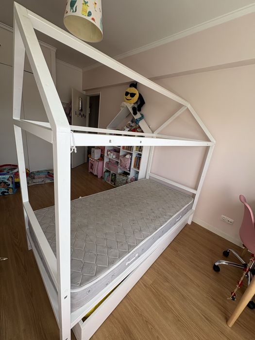 Cama Infantil Casinha em Madeira Branca  + oferta colchão