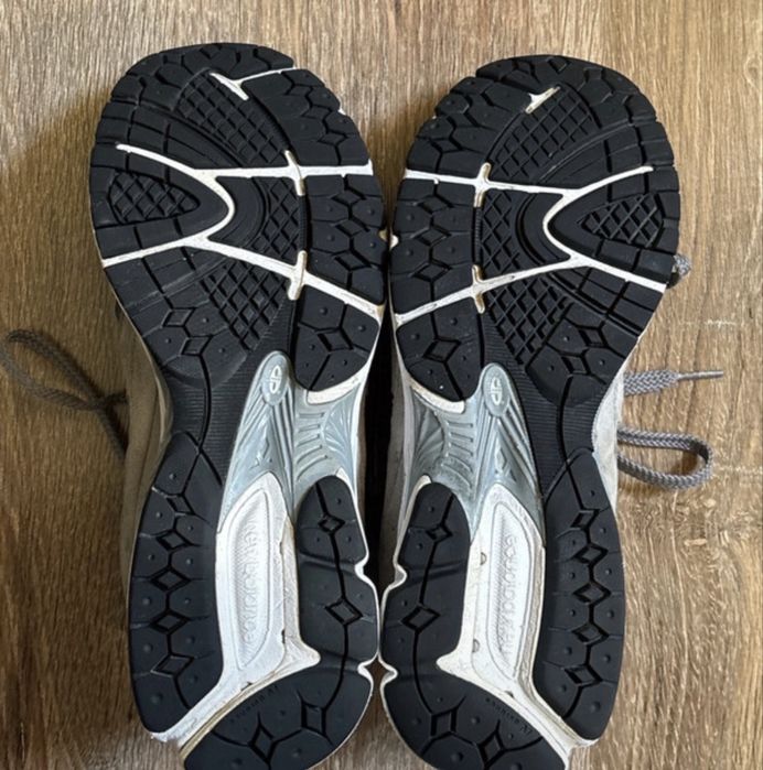 Buty new balance 2002r rozmiar 43