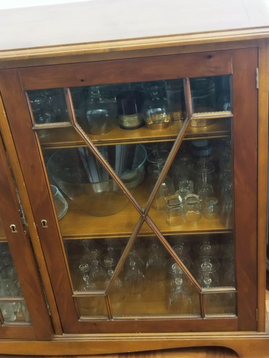 Cristaleira/armário