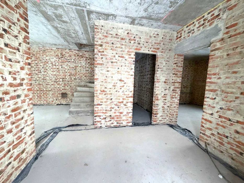 Продам котедж в районі Кінзи з міськими мережами