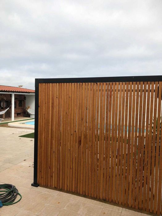 Moradia independente t4 no Carregado