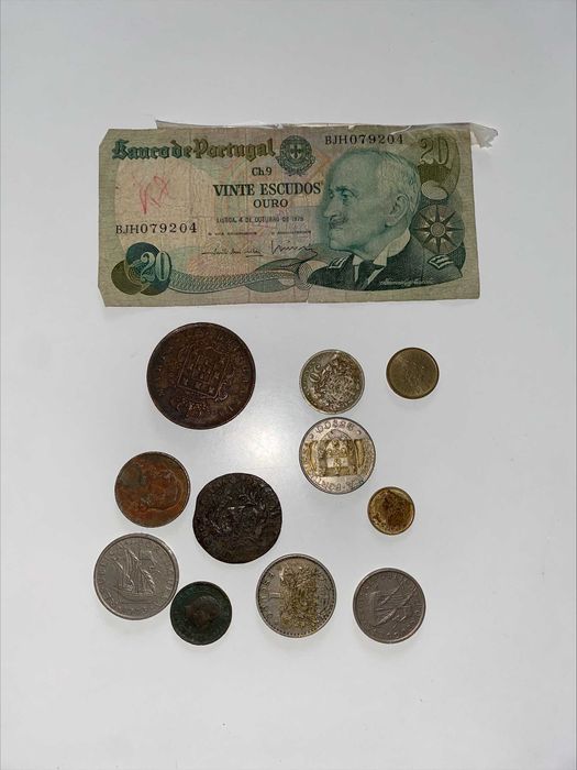 coleção moedas e notas
