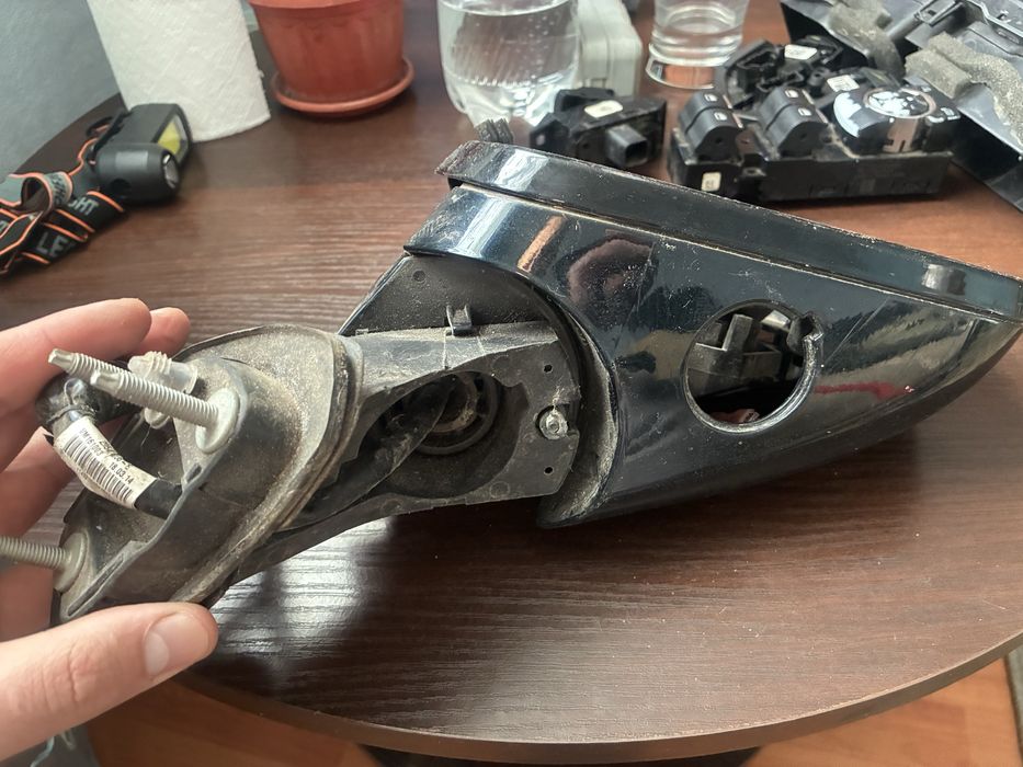 Корпус правого дзеркала форд фюжн