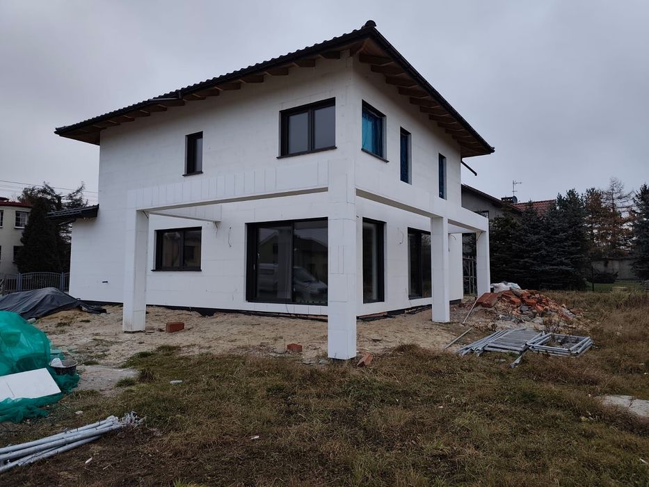 Elewacje, docieplenia.