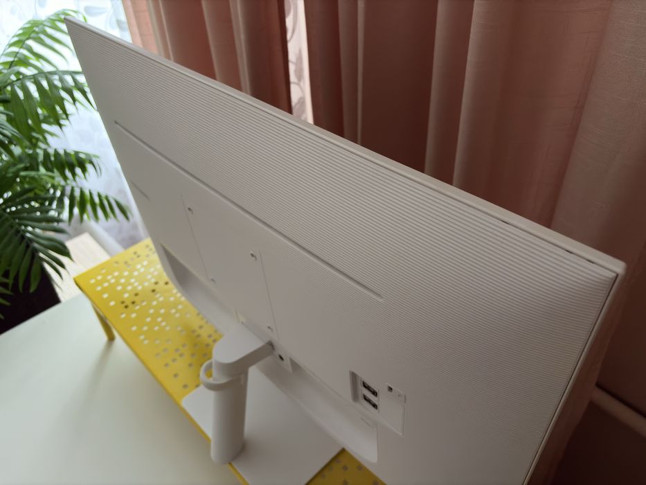 Monitor Samsung M5 27 cali