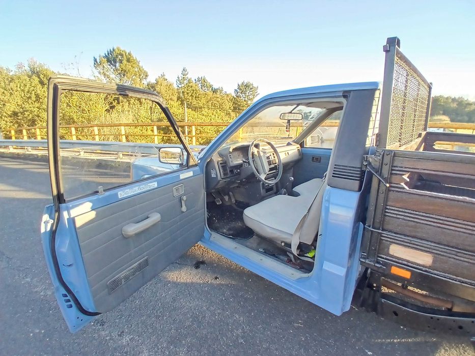 Mazda b2200 3 lugares