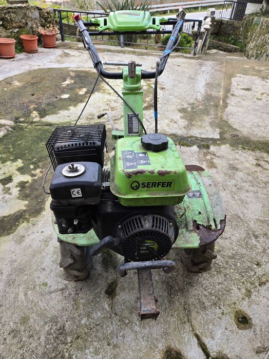 Motocultivadora com pouco uso