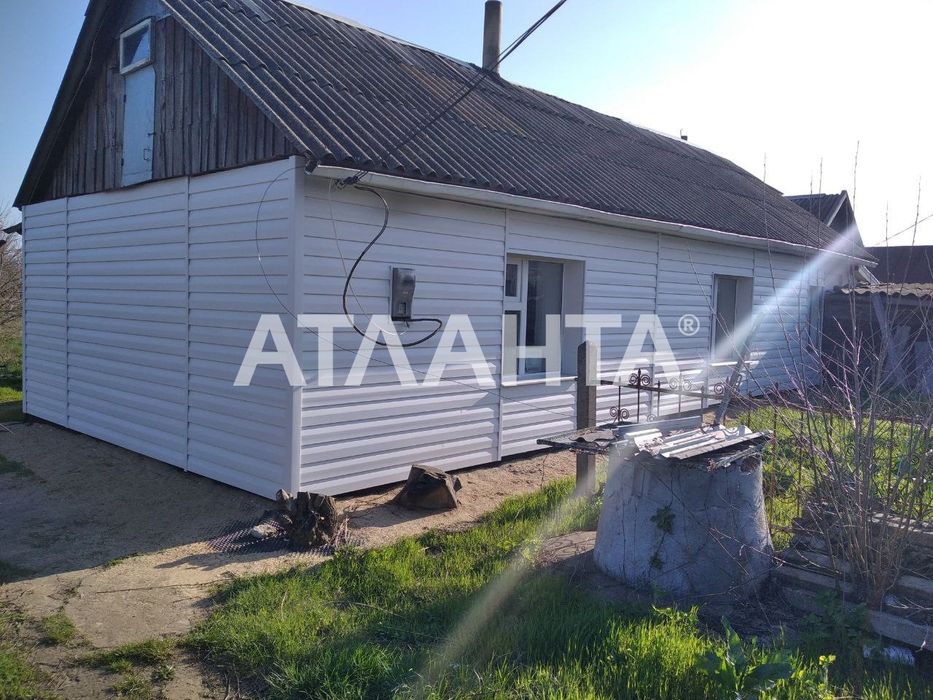 Добротный дом на шести сотках земли с госактом в Выгоде.