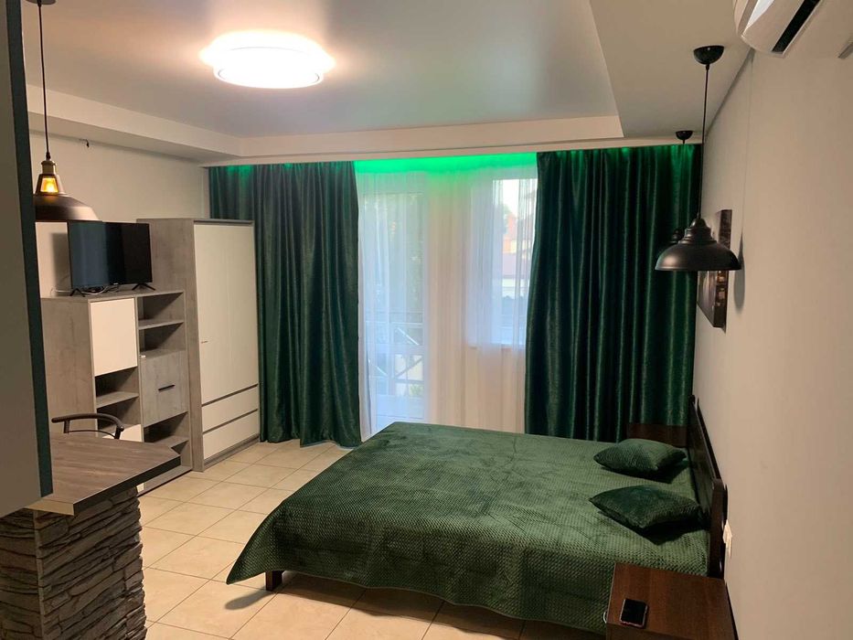 Квартира подобово в Київському районі, бомбосховища, парковка