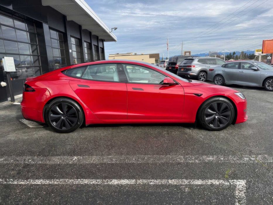 Tesla Model S      2022