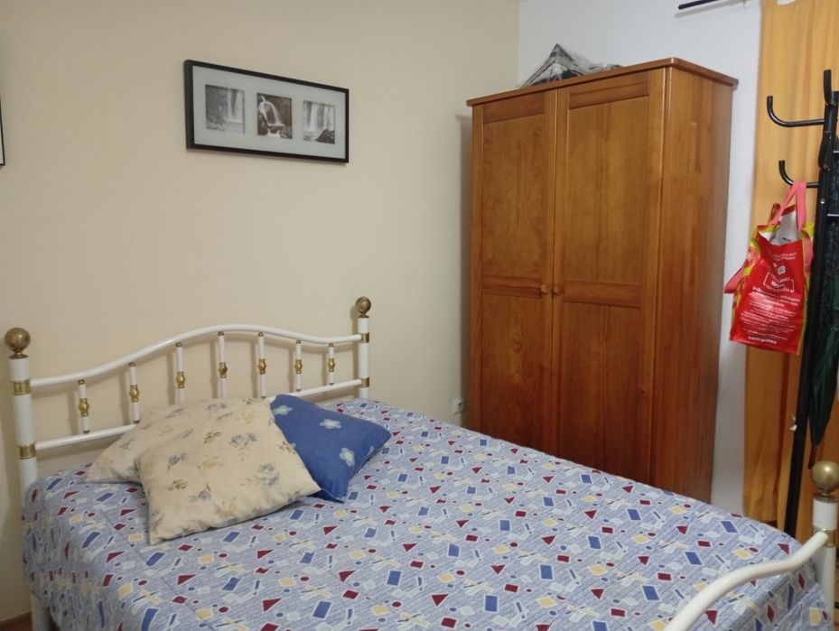 Arrendo quarto a professora