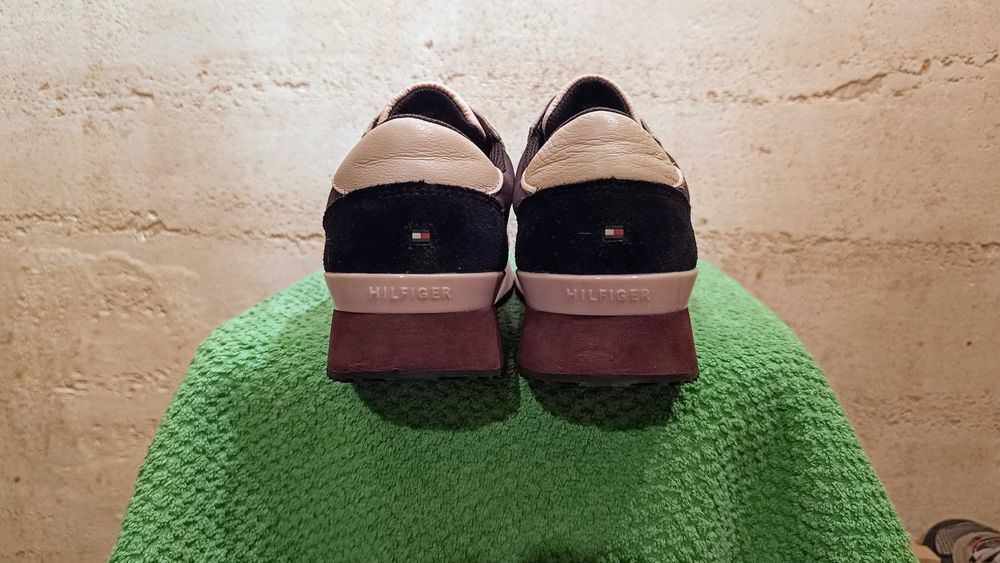 Damskie sneakersy TOMMY HILFIGER ACTIVE CITY SNEAKER r.41 skóra st.bdb