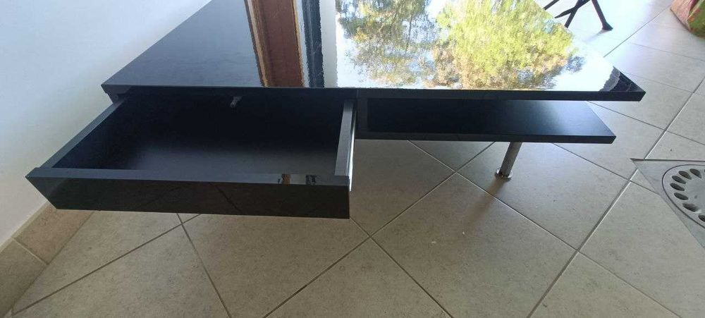 Mesa de centro preta 95x95cm