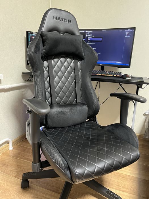 Ігрове крісло HATOR з RGB-підсвіткою