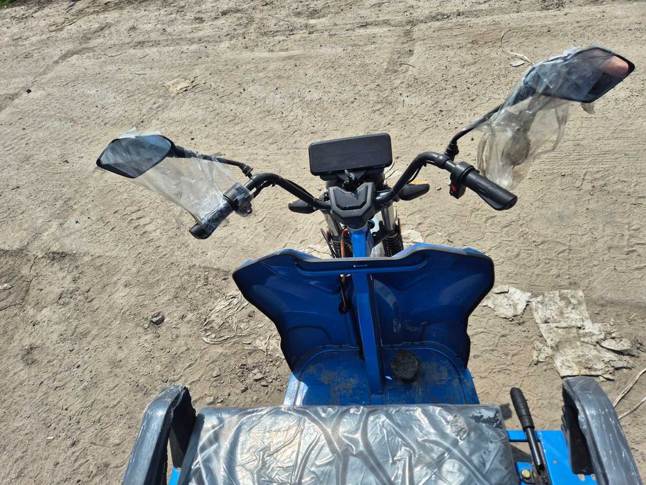 Трицикл электрический производство Индия Дозер 1200 ватт