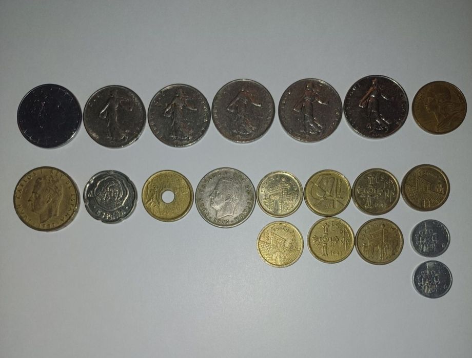 Lote de 56 moedas diversas