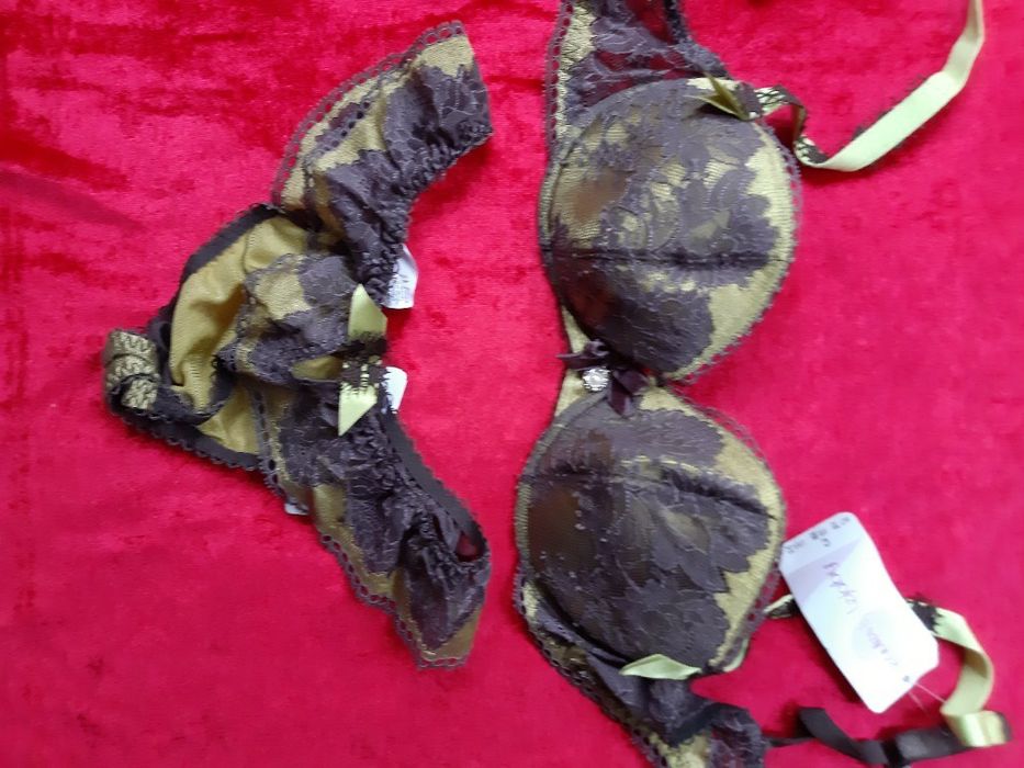 Lejaby stanik majtki komplet 34,32 S zielono brąz

Piękny elegancki