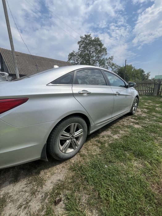 Hyundai sonata y20 2011
