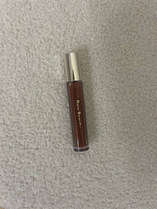 Rare beauty stay vulnerable glossy balm kolor bearly neutral nowy błyszczyk