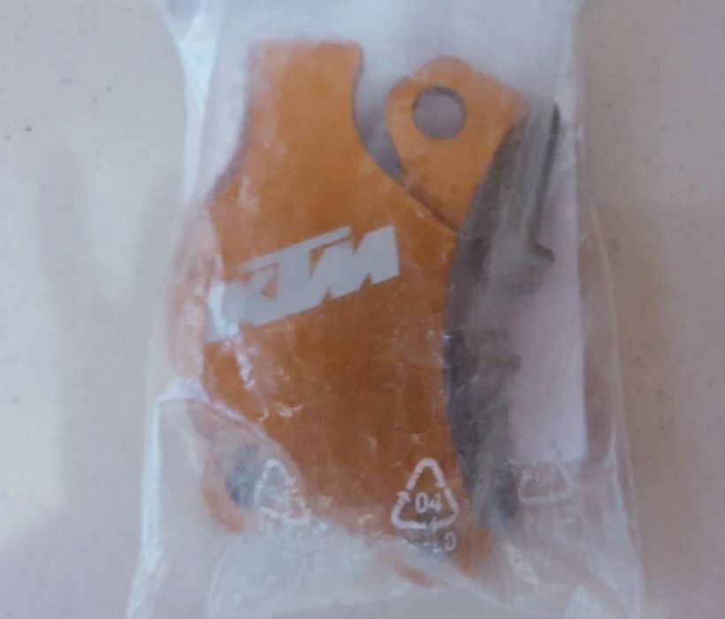 Protecção de bomba de embraiagem e guia de corrente ktm