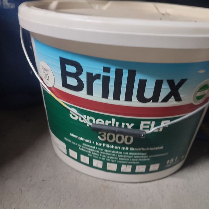 Sprzedam 2 farby niebieska i żółta Brillux