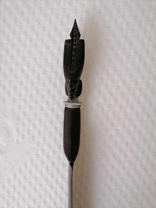 Faca abrir cartas em pau preto