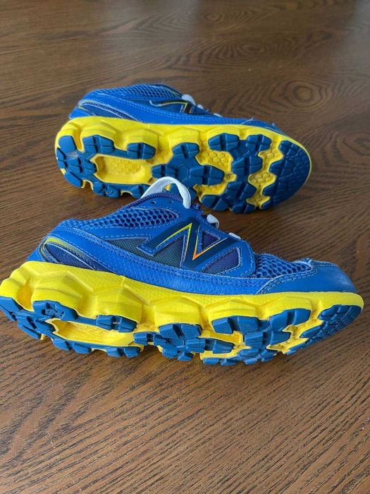 Кросівки New Balance на хлопчика у відмінному стані  Розмір 34.5