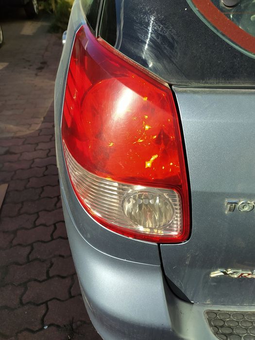 Lampa tylna L-R Toyota Matrix 03r