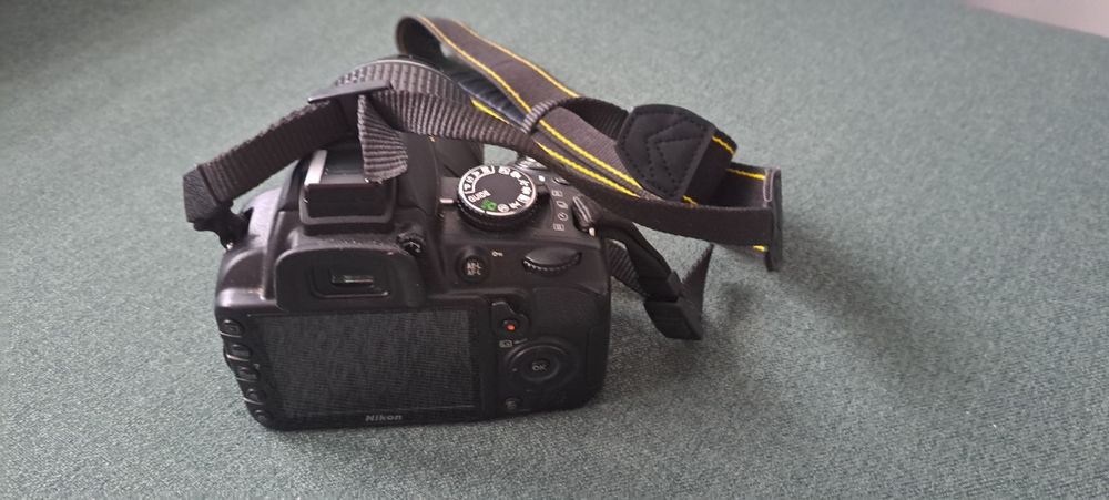 Aparat lustrzanka NIKON D3100