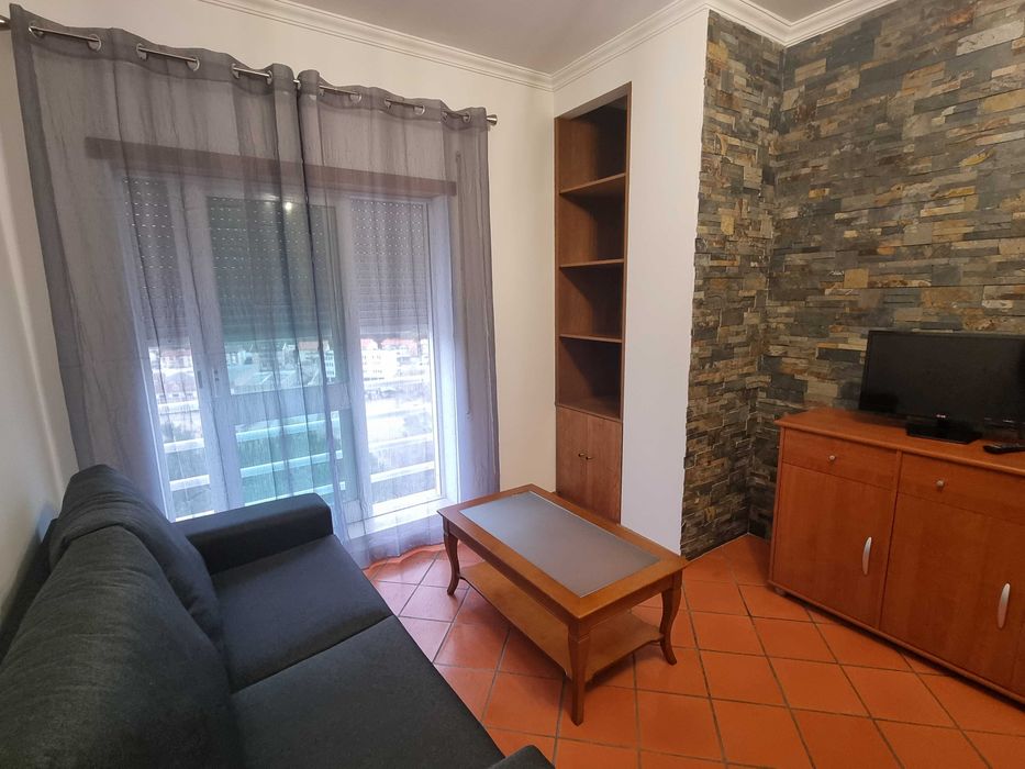 Arrendo T1 com garagem