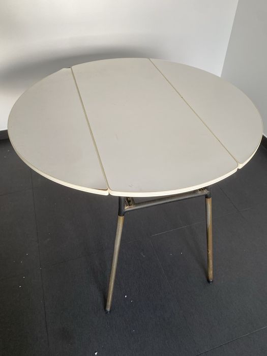 Mesa de cozinha dobrável