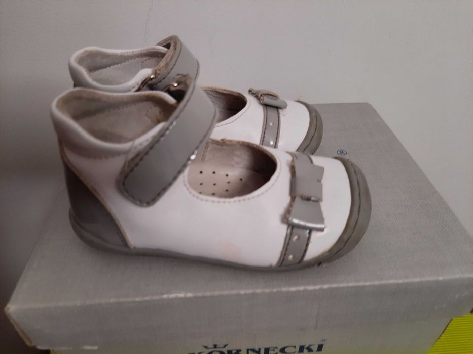 Buty Kornecki dla dziewczynki numer 21