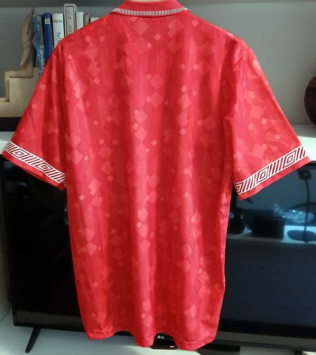 Camisola Titular da Hungria ( Umbro ) 1990-93