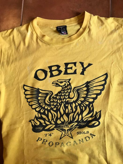 T-shirt OBEY Vintage Águia Amarela Propaganda L Shepard Fairey Eagle