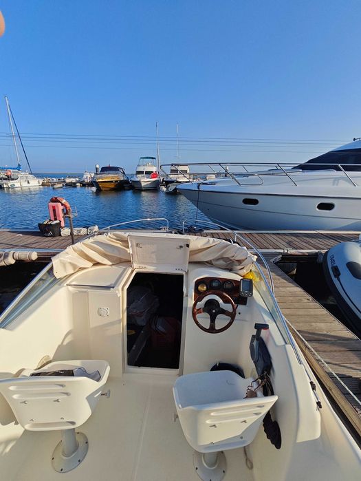 Barco JEANNEAU LEADER 545 - amarração na Marina em Olhão Pontão Nascente