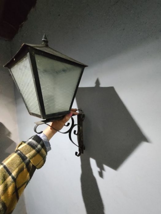 Прибудинковий ліхтар